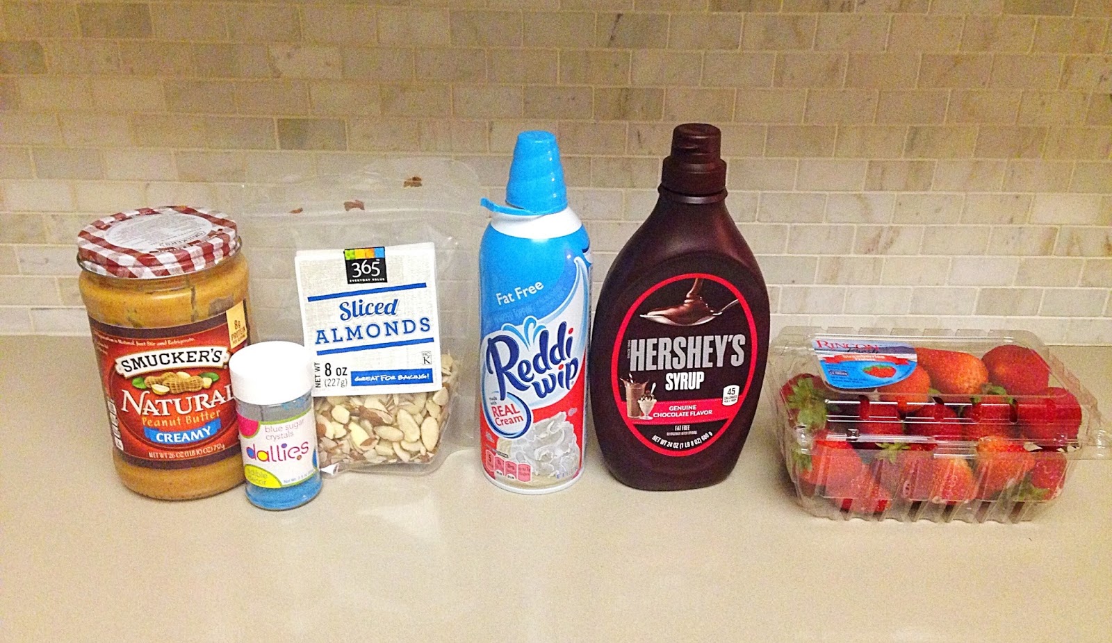 The Perfect Banana Splits // Tips, Tricks, & Topping Ideas